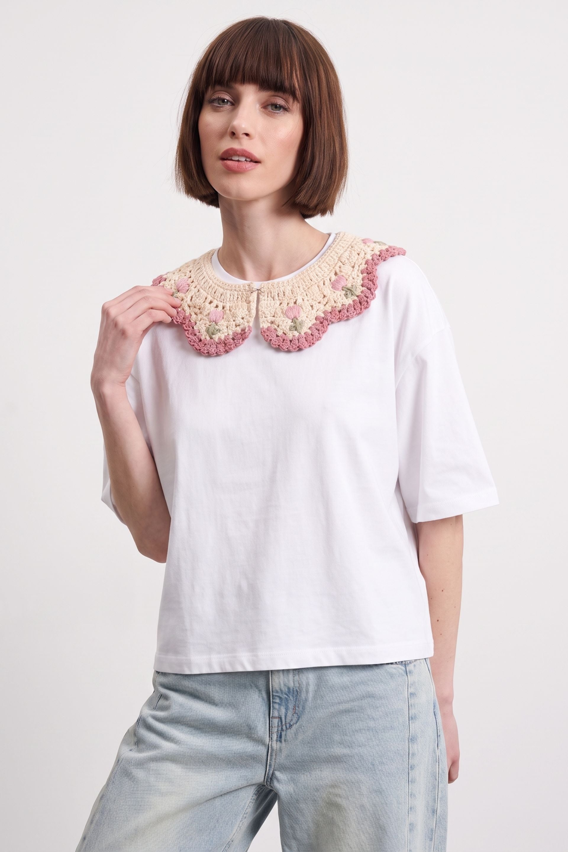 Cream Rosebud Crotchet Collar 🌷