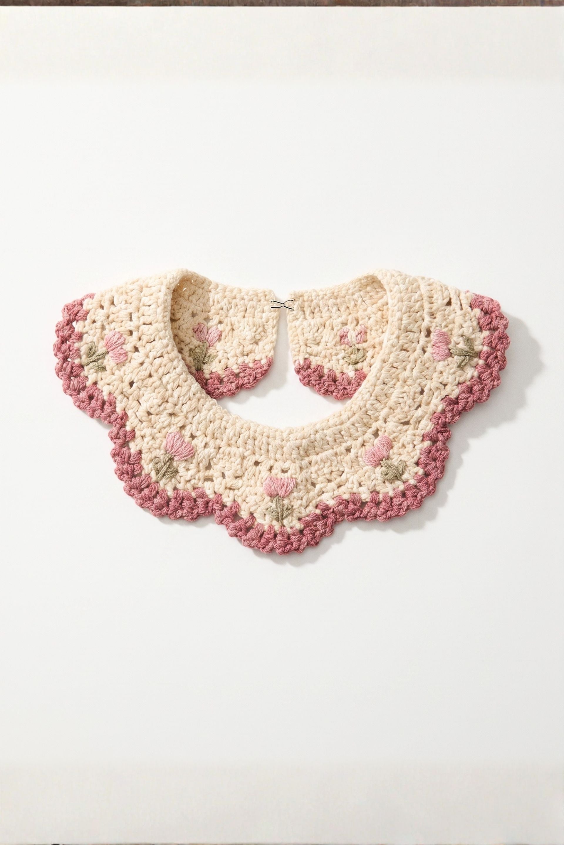Cream Rosebud Crotchet Collar 🌷