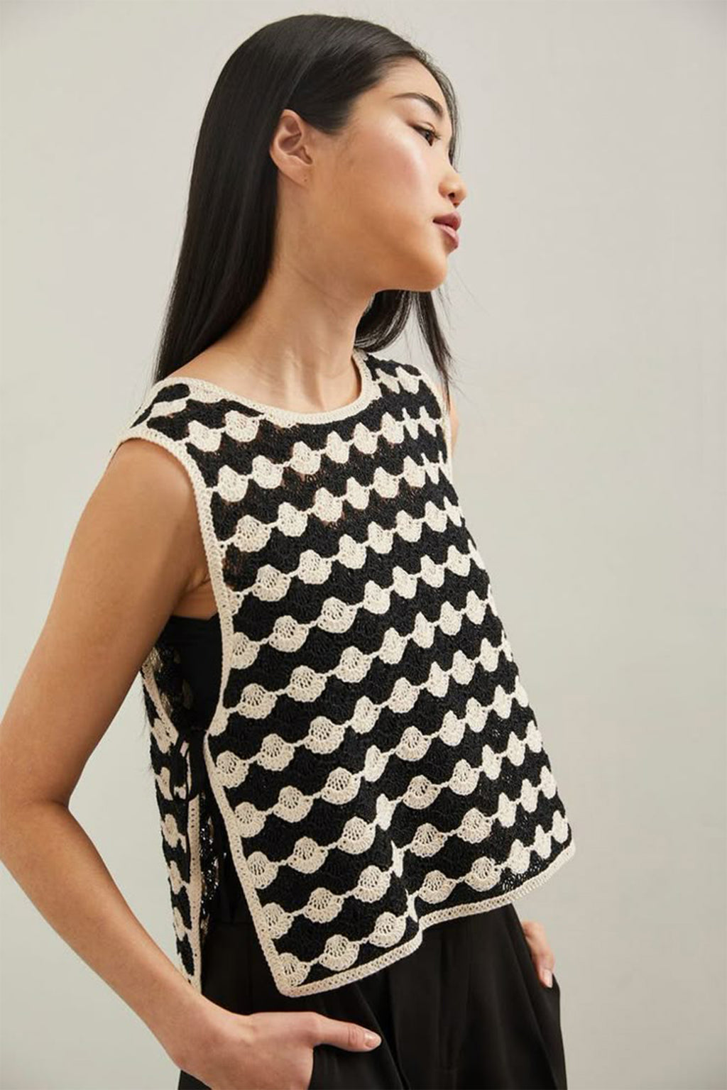 crochet vest, handmade crochet vest, black and white crochet top, wave pattern vest, artisan crochet clothing, slow fashion knitwear, boho crochet
